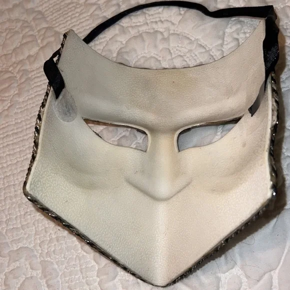 Mardi Gras Mask Silver aluminum style embroidered crystal detail decor mens mask - Picture 7 of 11